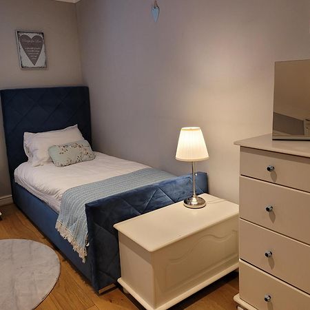 Three Bedroom Apartment By Beautiful Park London Exterior foto