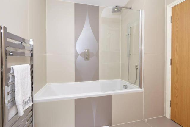 Three Bedroom Apartment By Beautiful Park London Exterior foto